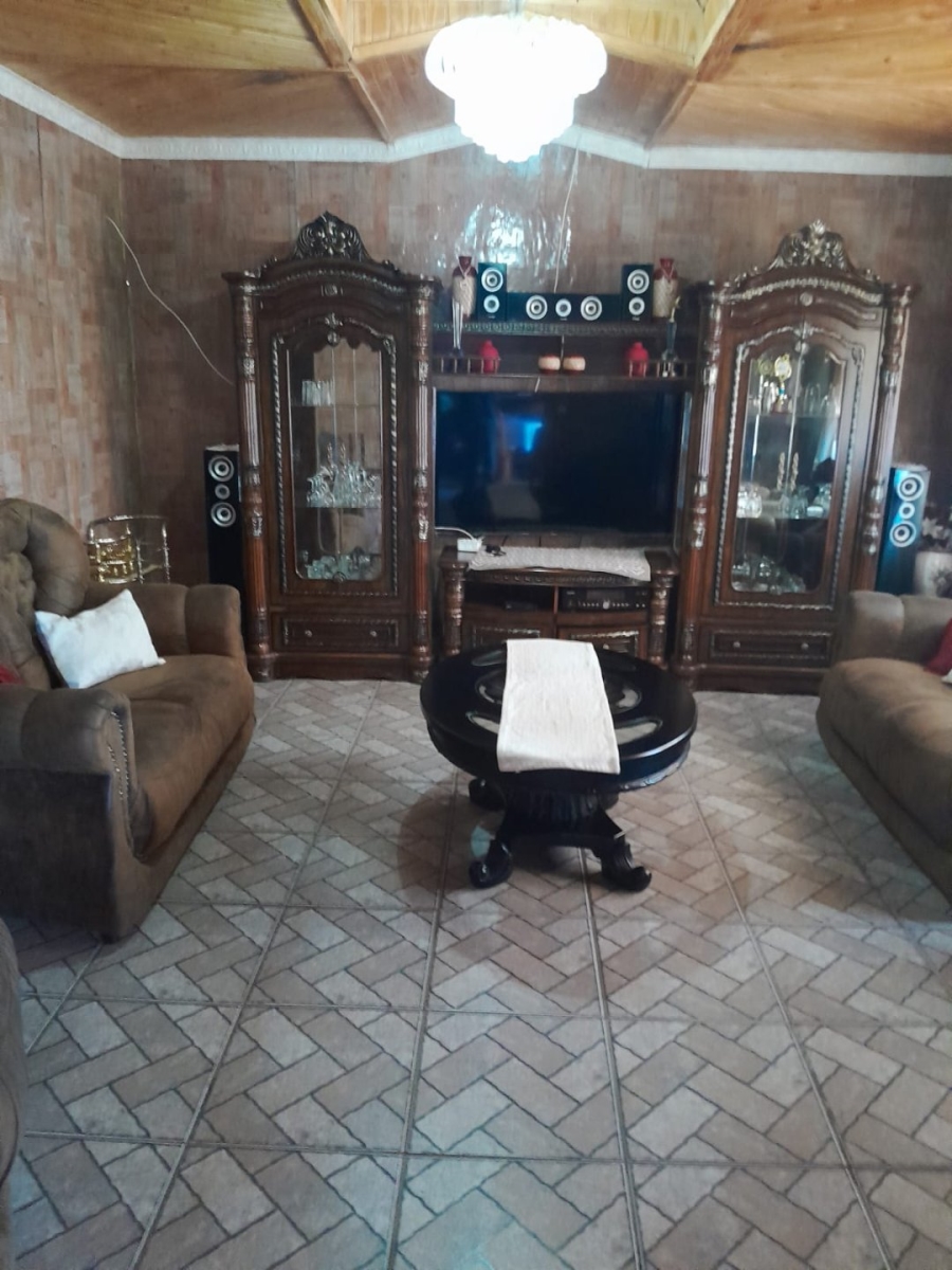  Bedroom Property for Sale in Kroonstad Rural Free State